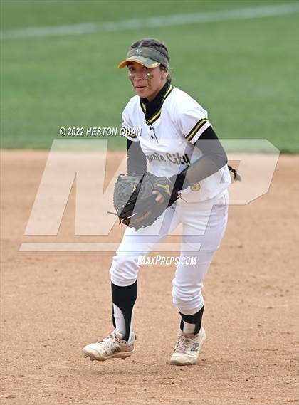 Thumbnail 1 in Temple City vs. Moorpark (CIF-SS D4 Final) photogallery.