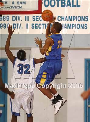 Thumbnail 3 in Jefferson vs. Newark Memorial (Les Schwab Shootout) photogallery.