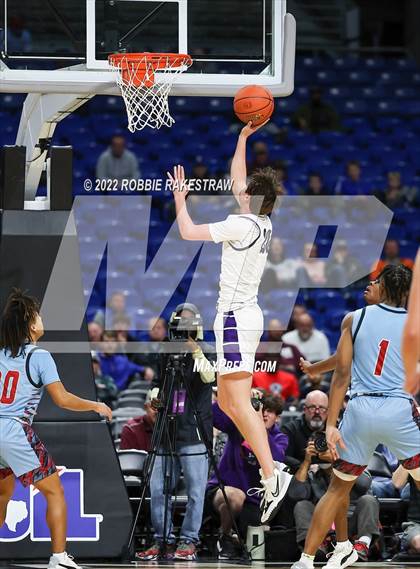 Thumbnail 3 in Boerne vs. Hirschi (UIL 4A State Semifinal) photogallery.