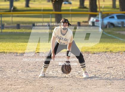 Thumbnail 3 in Lincoln Northeast vs Fremont (NSAA A4 District Playoff) photogallery.