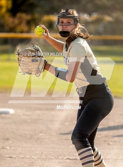 Thumbnail 3 in Lincoln Northeast vs Fremont (NSAA A4 District Playoff) photogallery.