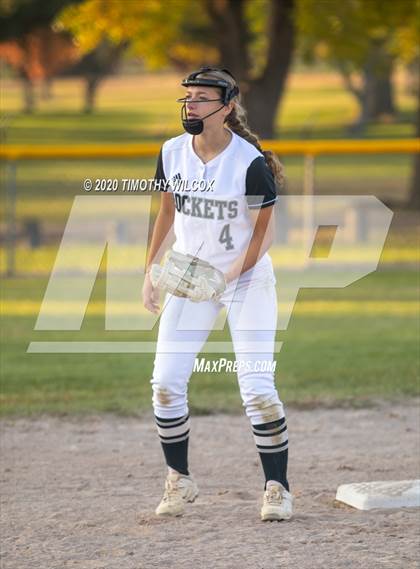 Thumbnail 1 in Lincoln Northeast vs Fremont (NSAA A4 District Playoff) photogallery.