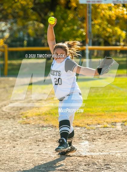 Thumbnail 3 in Lincoln Northeast vs Fremont (NSAA A4 District Playoff) photogallery.