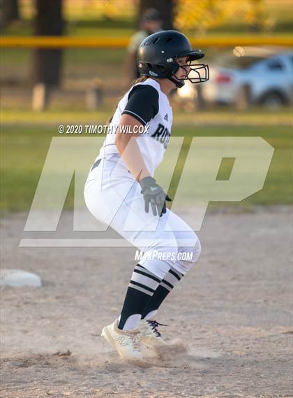 Thumbnail 3 in Lincoln Northeast vs Fremont (NSAA A4 District Playoff) photogallery.