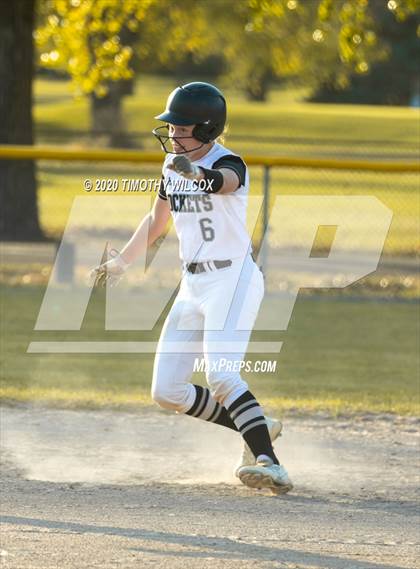 Thumbnail 2 in Lincoln Northeast vs Fremont (NSAA A4 District Playoff) photogallery.