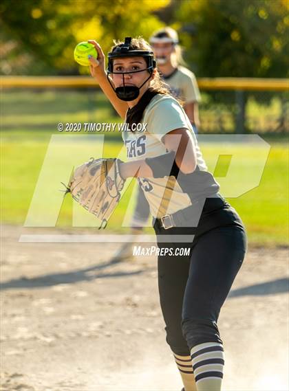 Thumbnail 2 in Lincoln Northeast vs Fremont (NSAA A4 District Playoff) photogallery.