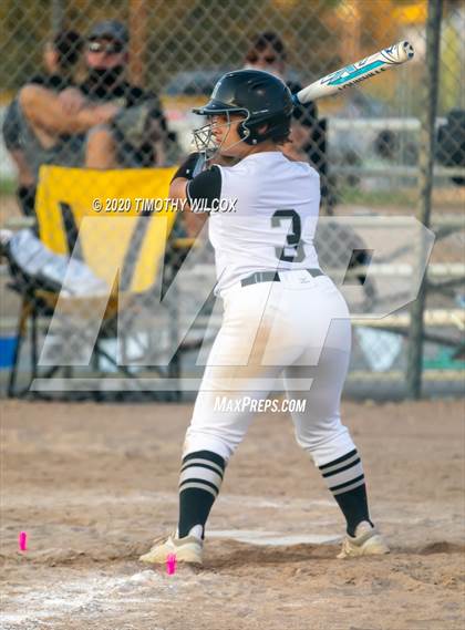 Thumbnail 1 in Lincoln Northeast vs Fremont (NSAA A4 District Playoff) photogallery.
