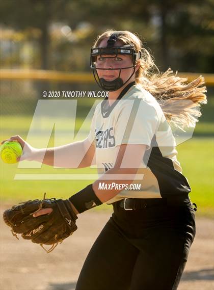 Thumbnail 2 in Lincoln Northeast vs Fremont (NSAA A4 District Playoff) photogallery.