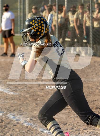 Thumbnail 2 in Lincoln Northeast vs Fremont (NSAA A4 District Playoff) photogallery.