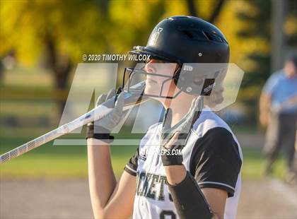 Thumbnail 2 in Lincoln Northeast vs Fremont (NSAA A4 District Playoff) photogallery.
