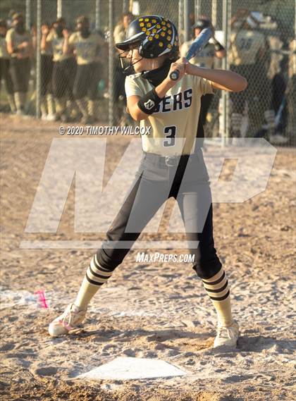 Thumbnail 1 in Lincoln Northeast vs Fremont (NSAA A4 District Playoff) photogallery.