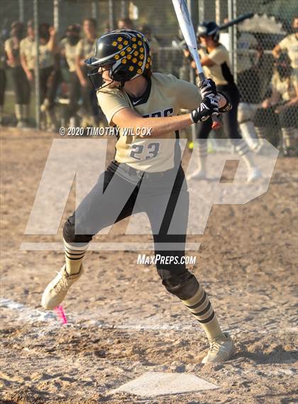 Thumbnail 3 in Lincoln Northeast vs Fremont (NSAA A4 District Playoff) photogallery.