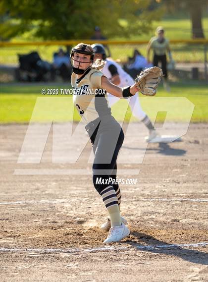 Thumbnail 1 in Lincoln Northeast vs Fremont (NSAA A4 District Playoff) photogallery.