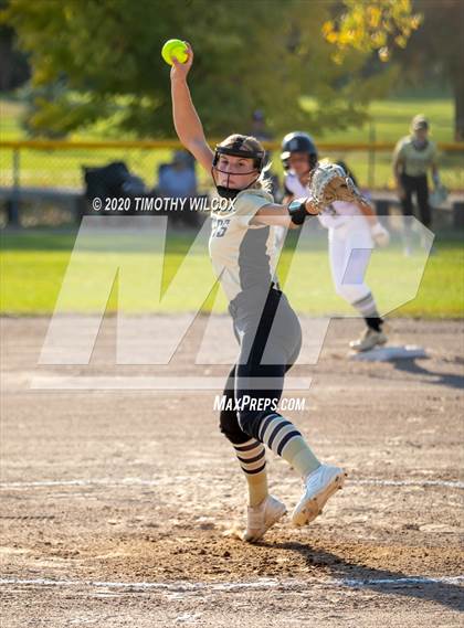 Thumbnail 2 in Lincoln Northeast vs Fremont (NSAA A4 District Playoff) photogallery.