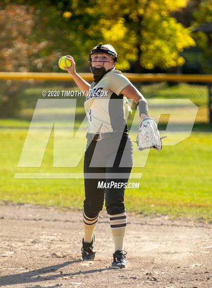 Thumbnail 1 in Lincoln Northeast vs Fremont (NSAA A4 District Playoff) photogallery.
