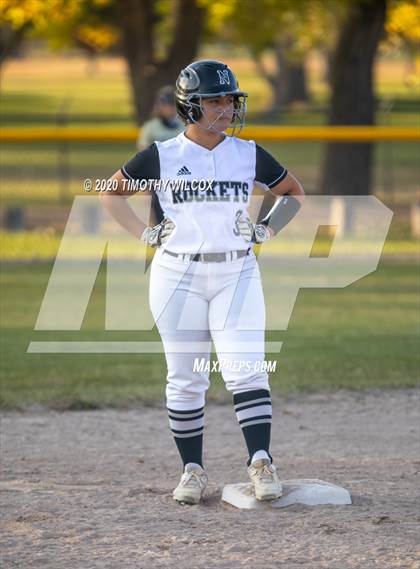 Thumbnail 2 in Lincoln Northeast vs Fremont (NSAA A4 District Playoff) photogallery.