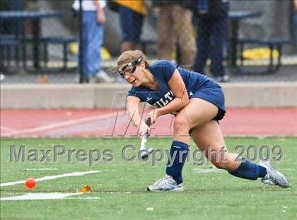 Thumbnail 3 in Darien vs Wilton (CIAC Class M Quarterfinal) photogallery.