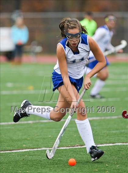 Thumbnail 2 in Darien vs Wilton (CIAC Class M Quarterfinal) photogallery.