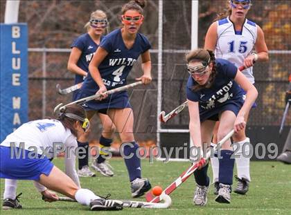 Thumbnail 1 in Darien vs Wilton (CIAC Class M Quarterfinal) photogallery.