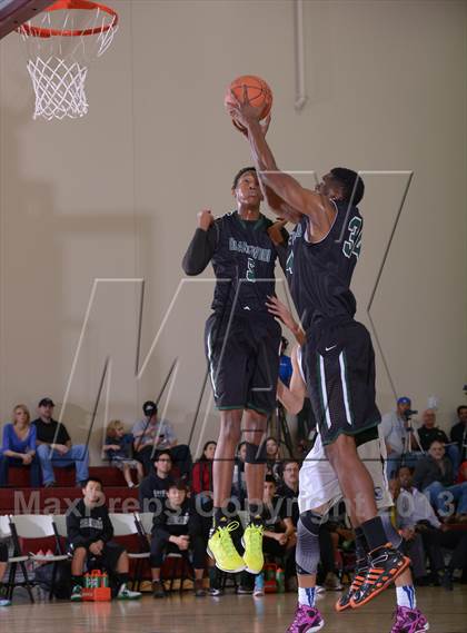 Thumbnail 2 in Orangewood Academy vs Capital Christian (MaxPreps Holiday Classic) photogallery.