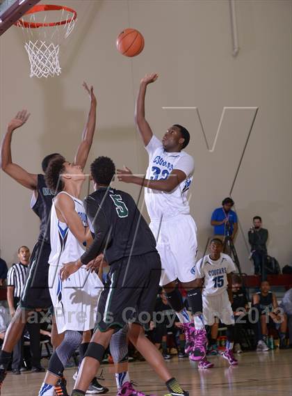 Thumbnail 2 in Orangewood Academy vs Capital Christian (MaxPreps Holiday Classic) photogallery.