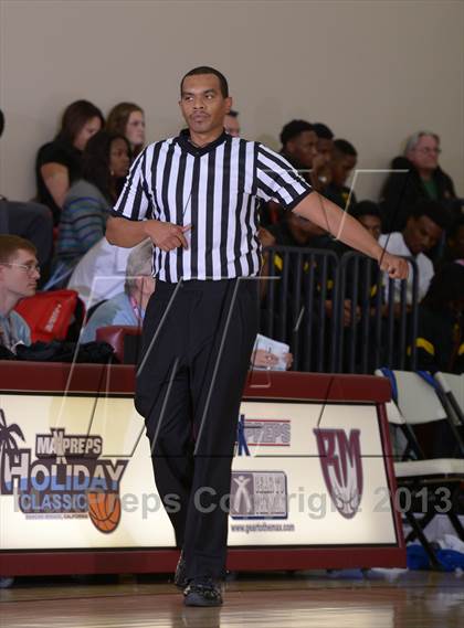 Thumbnail 2 in Orangewood Academy vs Capital Christian (MaxPreps Holiday Classic) photogallery.