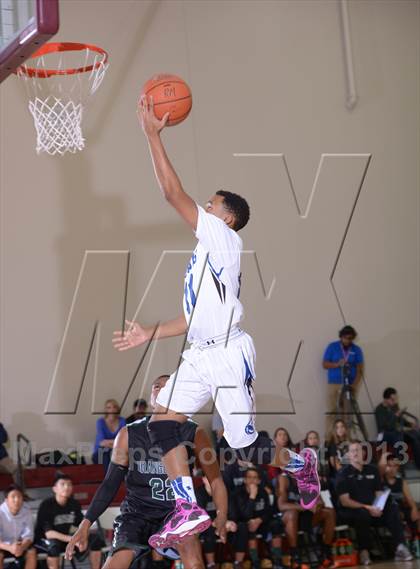 Thumbnail 1 in Orangewood Academy vs Capital Christian (MaxPreps Holiday Classic) photogallery.