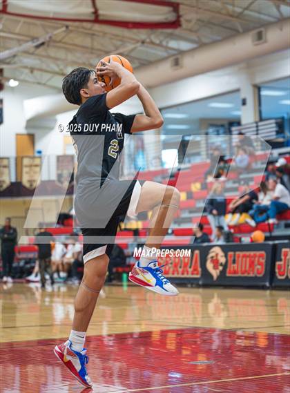 Thumbnail 3 in Servite @ JSerra Catholic photogallery.