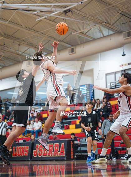 Thumbnail 3 in Servite @ JSerra Catholic photogallery.