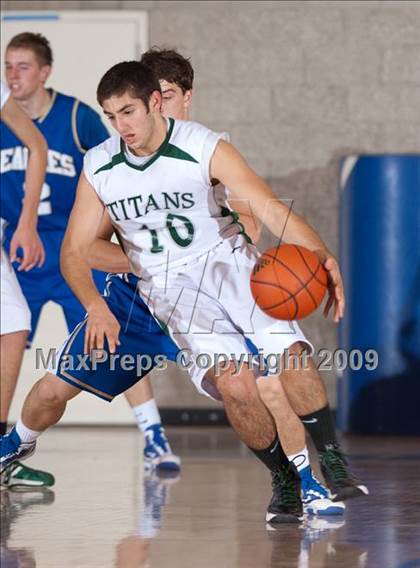 Thumbnail 2 in Poway vs Santa Margarita (MaxPreps Holiday Classic) photogallery.