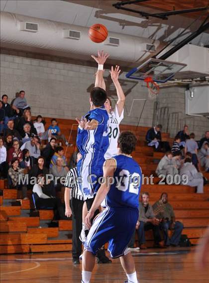 Thumbnail 2 in Poway vs Santa Margarita (MaxPreps Holiday Classic) photogallery.
