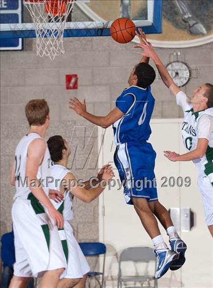 Thumbnail 1 in Poway vs Santa Margarita (MaxPreps Holiday Classic) photogallery.
