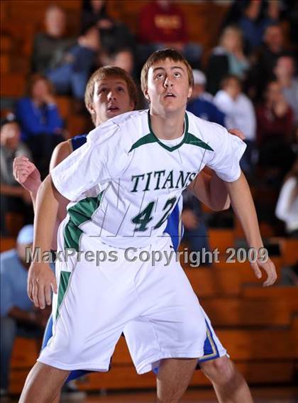 Thumbnail 1 in Poway vs Santa Margarita (MaxPreps Holiday Classic) photogallery.