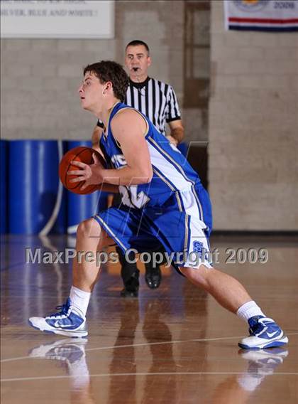 Thumbnail 2 in Poway vs Santa Margarita (MaxPreps Holiday Classic) photogallery.