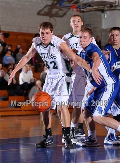 Thumbnail 3 in Poway vs Santa Margarita (MaxPreps Holiday Classic) photogallery.