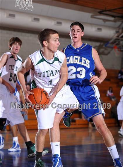 Thumbnail 1 in Poway vs Santa Margarita (MaxPreps Holiday Classic) photogallery.