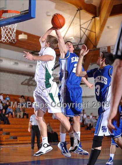 Thumbnail 2 in Poway vs Santa Margarita (MaxPreps Holiday Classic) photogallery.