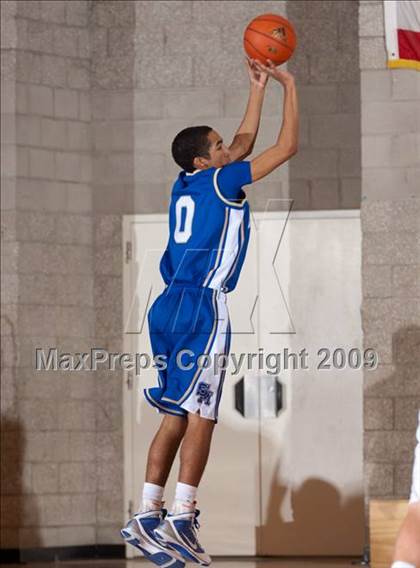 Thumbnail 3 in Poway vs Santa Margarita (MaxPreps Holiday Classic) photogallery.