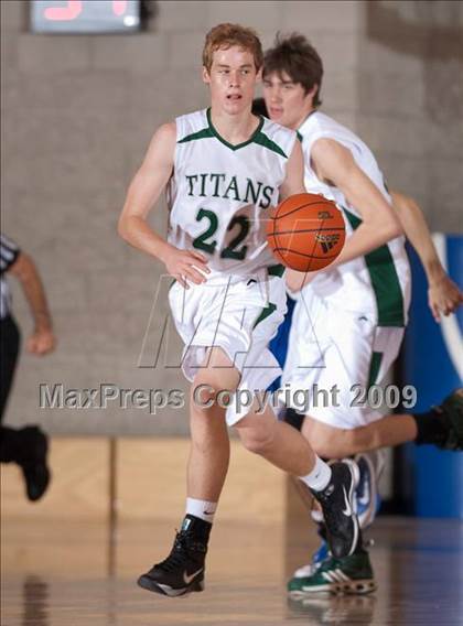 Thumbnail 3 in Poway vs Santa Margarita (MaxPreps Holiday Classic) photogallery.