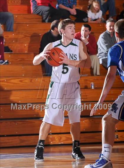 Thumbnail 3 in Poway vs Santa Margarita (MaxPreps Holiday Classic) photogallery.