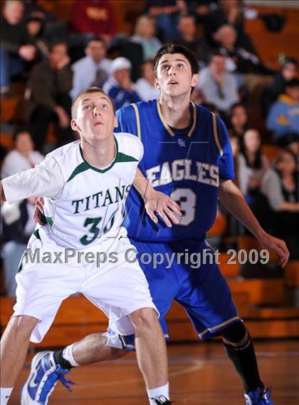 Thumbnail 3 in Poway vs Santa Margarita (MaxPreps Holiday Classic) photogallery.