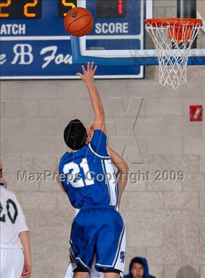 Thumbnail 2 in Poway vs Santa Margarita (MaxPreps Holiday Classic) photogallery.