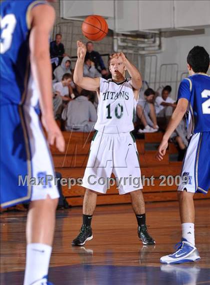 Thumbnail 3 in Poway vs Santa Margarita (MaxPreps Holiday Classic) photogallery.