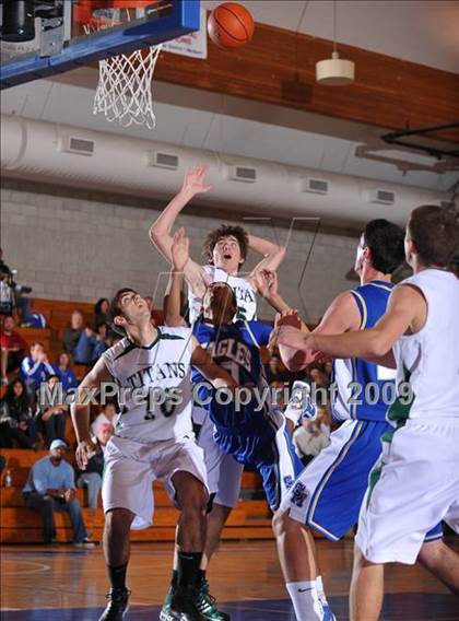Thumbnail 2 in Poway vs Santa Margarita (MaxPreps Holiday Classic) photogallery.