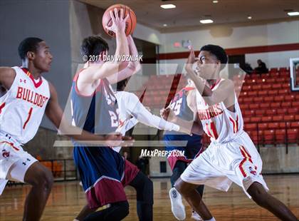 Thumbnail 2 in Dallas HSAA Blue vs. Advanced Preparatory International (DFW Challenge) photogallery.