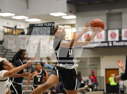 Thumbnail 2 in South Bend Washington vs. Noblesville (Sneakers for Santa Shootout) photogallery.