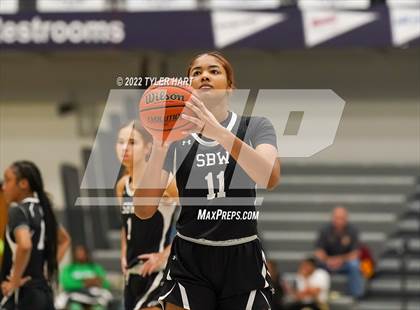 Thumbnail 2 in South Bend Washington vs. Noblesville (Sneakers for Santa Shootout) photogallery.