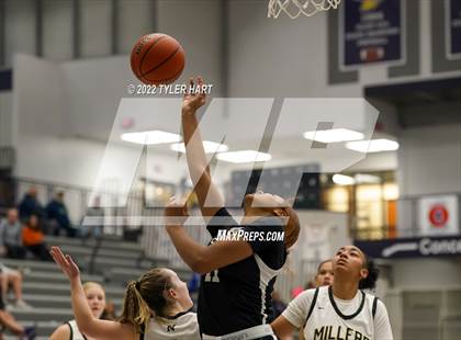 Thumbnail 1 in South Bend Washington vs. Noblesville (Sneakers for Santa Shootout) photogallery.