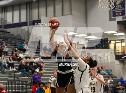 Thumbnail 3 in South Bend Washington vs. Noblesville (Sneakers for Santa Shootout) photogallery.