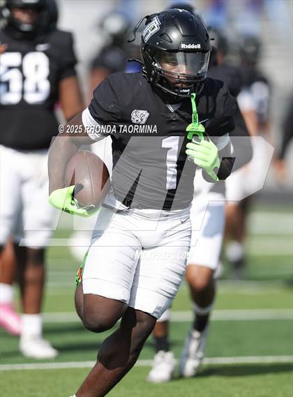 Thumbnail 1 in Lamar Consolidated @ Randle photogallery.